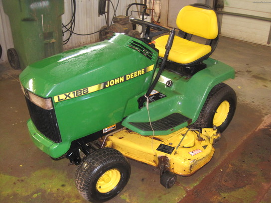 1993 John Deere LX 188