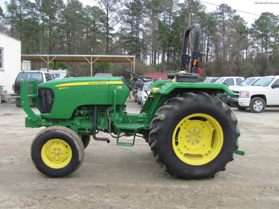 2009 John Deere 5065E