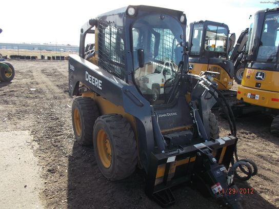 2010 John Deere 318D
