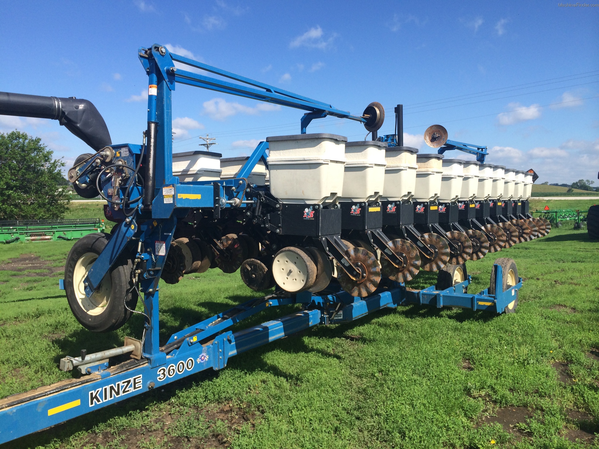 2006 Kinze 3600 Planting &amp; Seeding Planters John Deere
