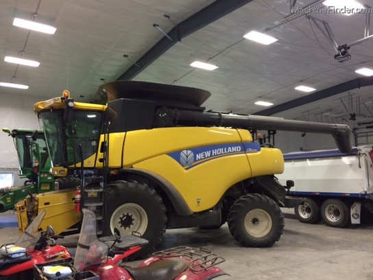 2014 New Holland CR8090 Combines - John Deere MachineFinder