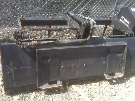  Bobcat 72IN