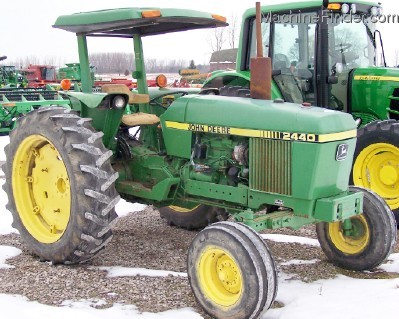 1980 John Deere 2440