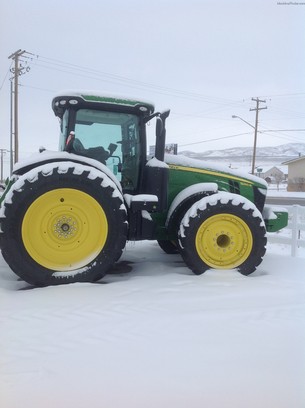 2011 John Deere 8260R