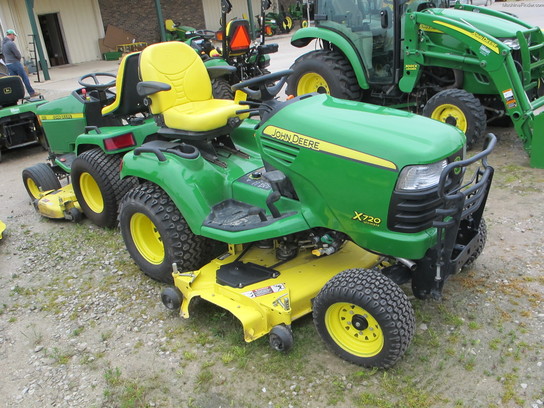 2011 John Deere X720