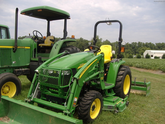 2011 John Deere 3720