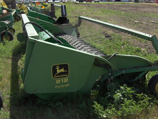  John Deere 212