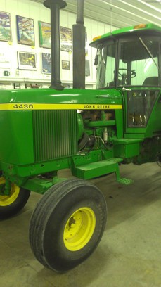 1975 John Deere 4430