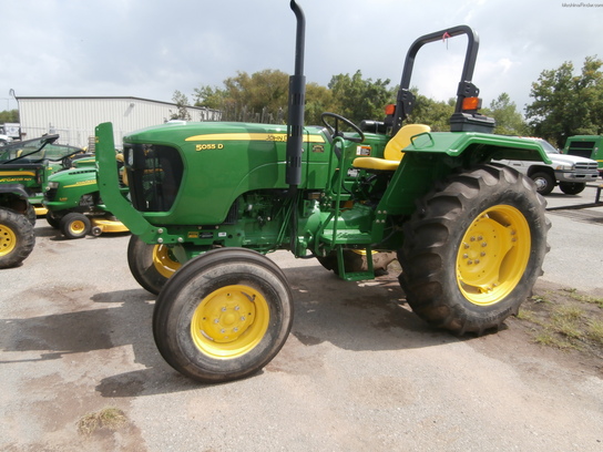 2011 John Deere 5055D