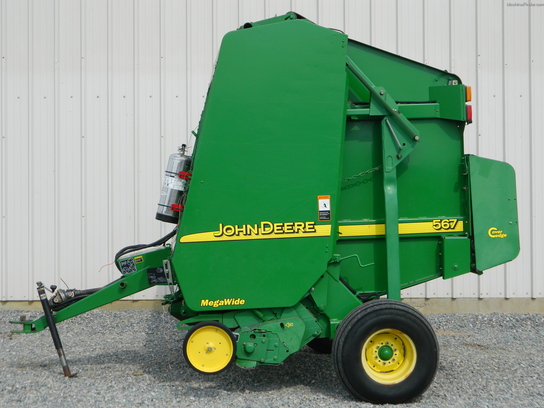 2002 John Deere 567