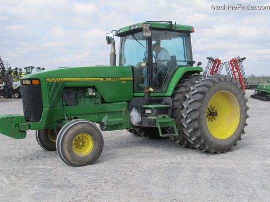 1995 John Deere 8200