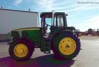 2003 John Deere 7520