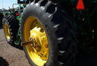 2011 John Deere 7230