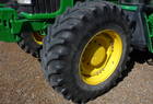 2011 John Deere 7230