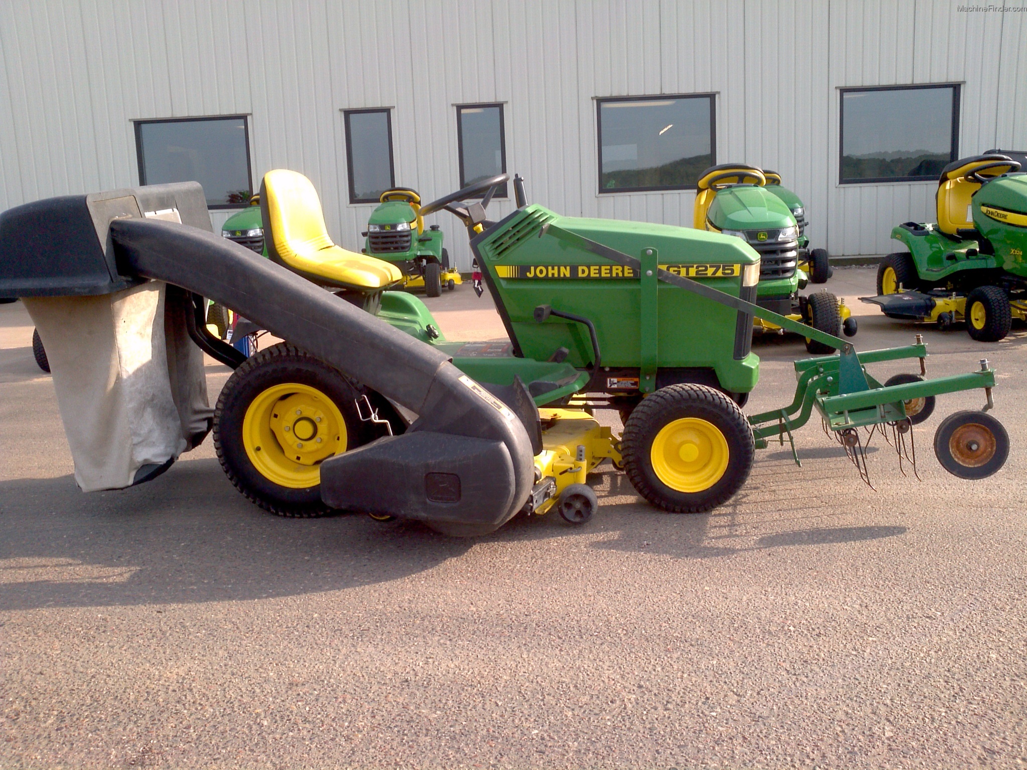 1997 John Deere GT275 Lawn & Garden and Commercial Mowing John Deere