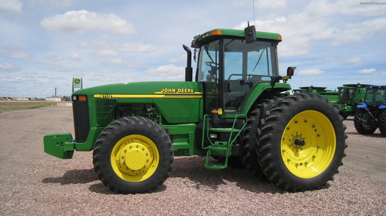 2000 John Deere 8110