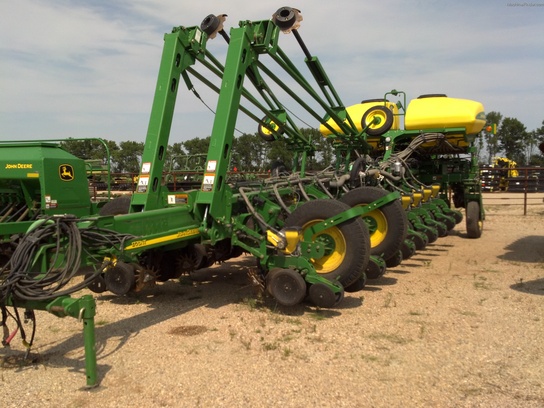 2007 John Deere 1770
