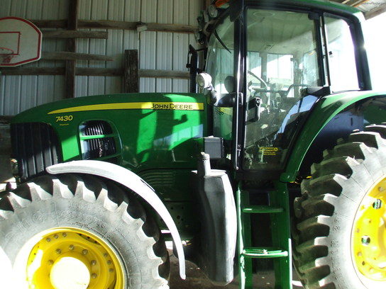 2010 John Deere 7430 Premium