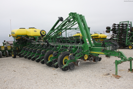  John Deere 1770