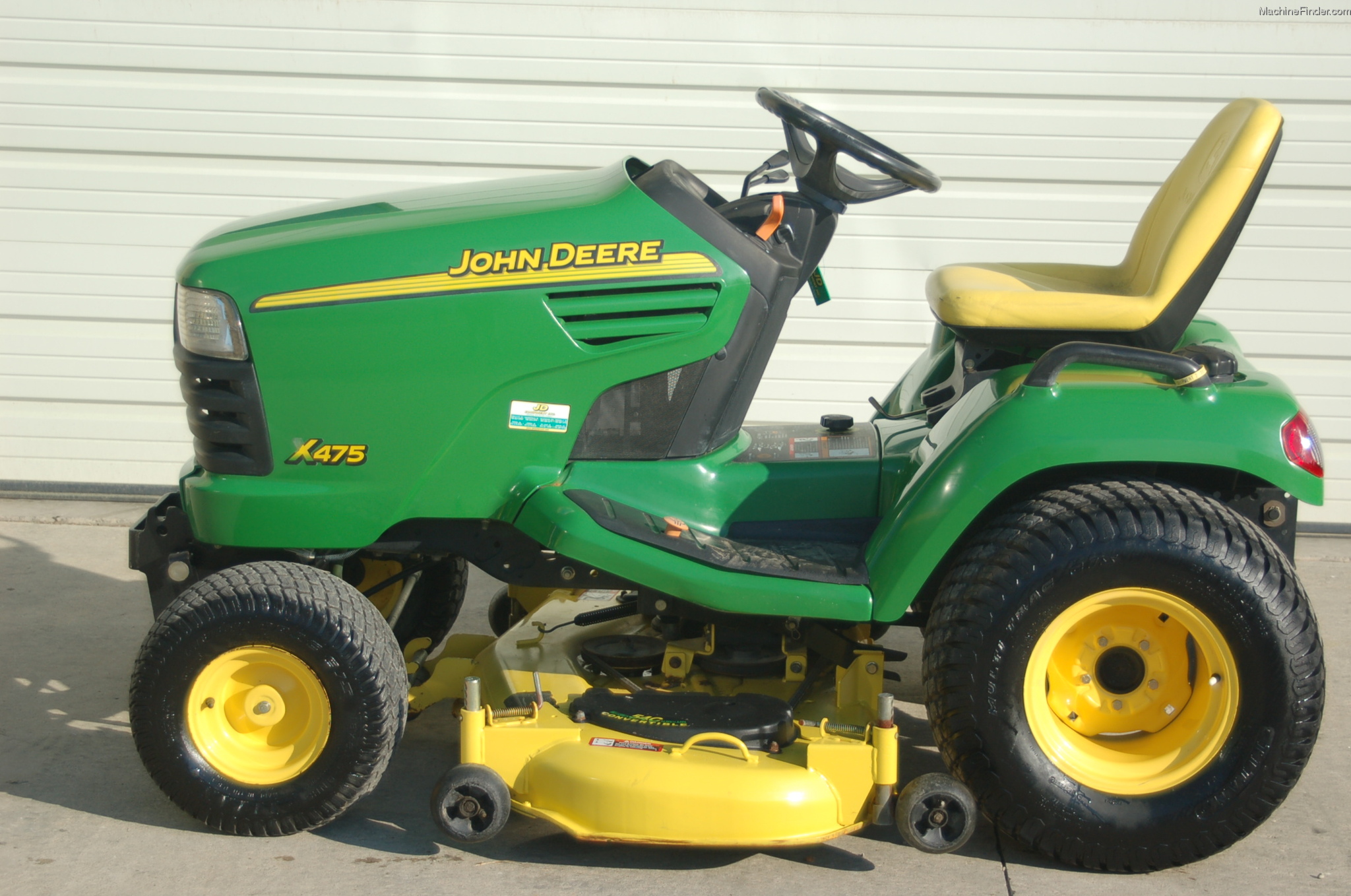 2002 John Deere X475 Lawn & Garden and Commercial Mowing John Deere