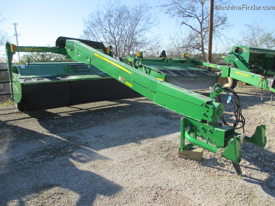 2011 John Deere 835