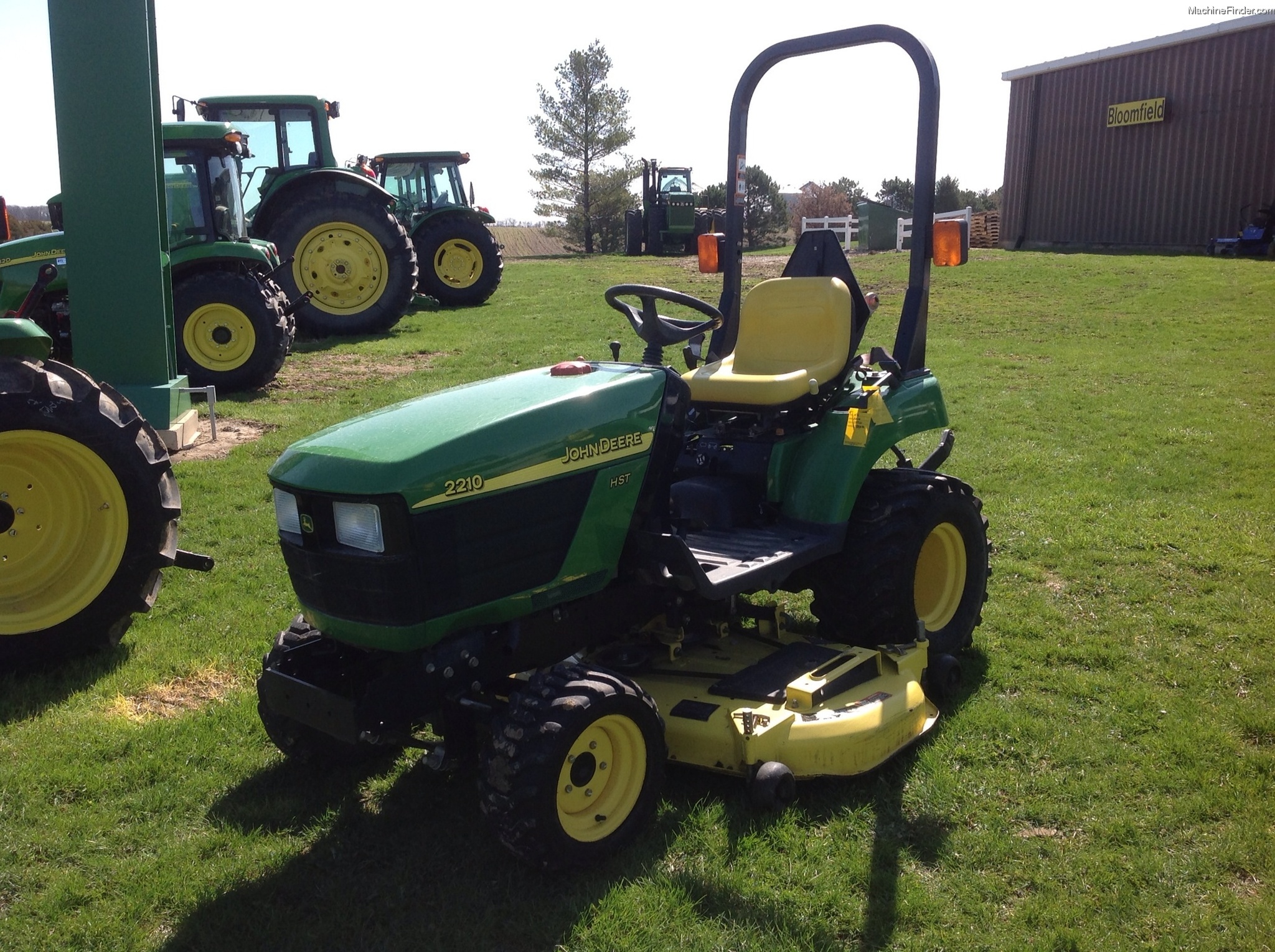 2005 John Deere 2210 Tractors Compact (140hp.) John Deere