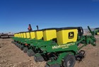 2000 John Deere 1710