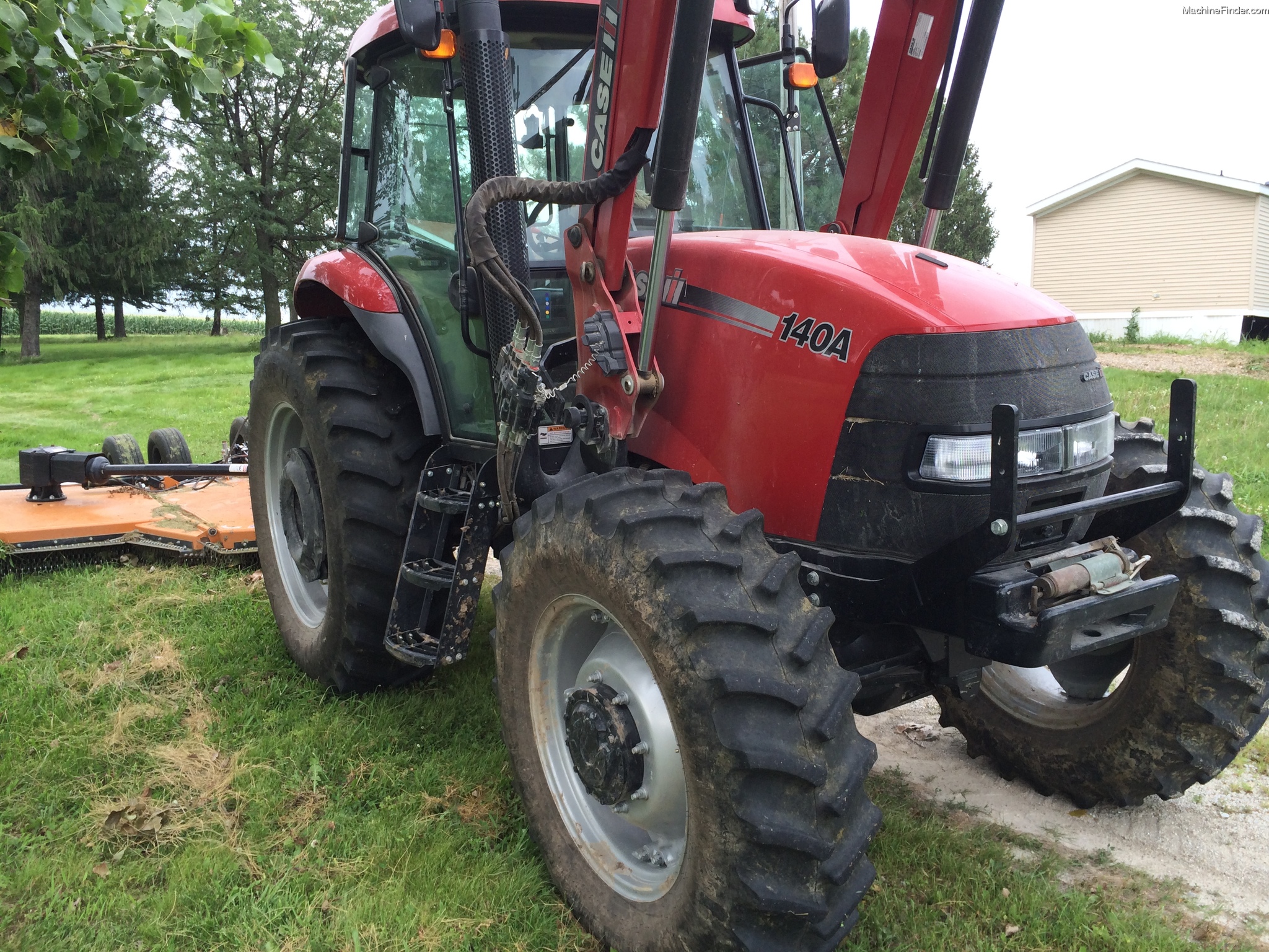 2013 Case IH Farmall 140A Tractors Utility (40100hp) John Deere