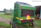 2001 John Deere 567
