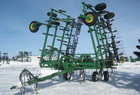 2000 John Deere 680