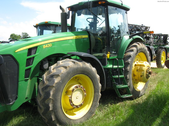 2006 John Deere 8430