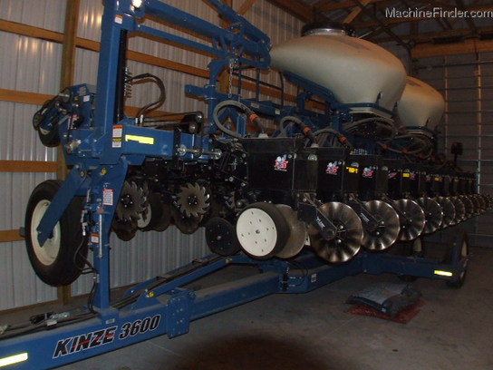 2011 Kinze 3600ASD