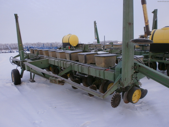  John Deere 7000