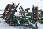 2000 John Deere 637