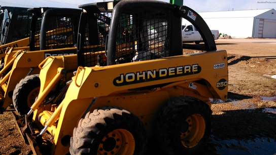 1999 John Deere 250