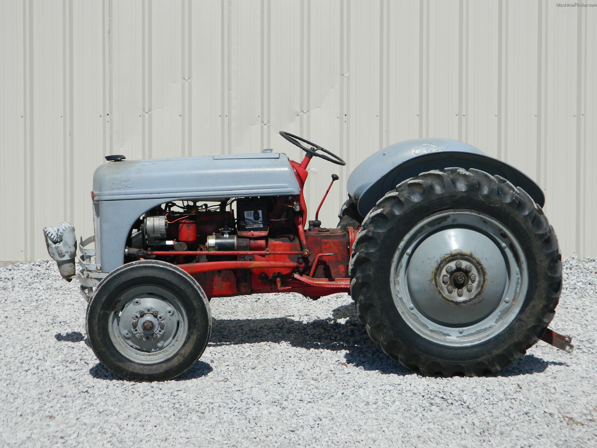 1953 Ford 8N Tractors Utility (40100hp) John Deere MachineFinder