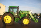 2004 John Deere 7220 Cab