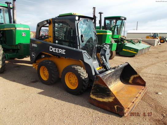 2010 John Deere 318D
