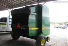 2001 John Deere 567