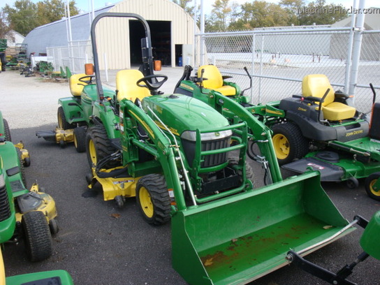 2010 John Deere 2305