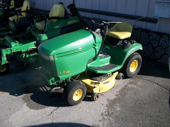 2002 John Deere LX266