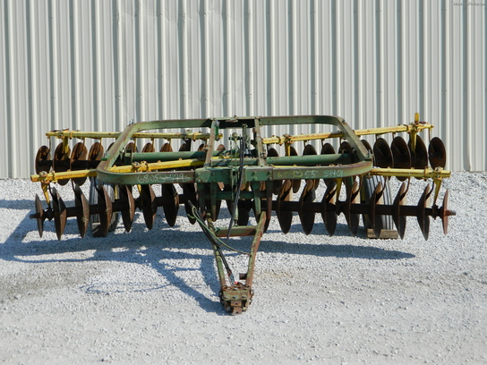  John Deere 210