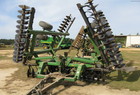 2004 John Deere 637