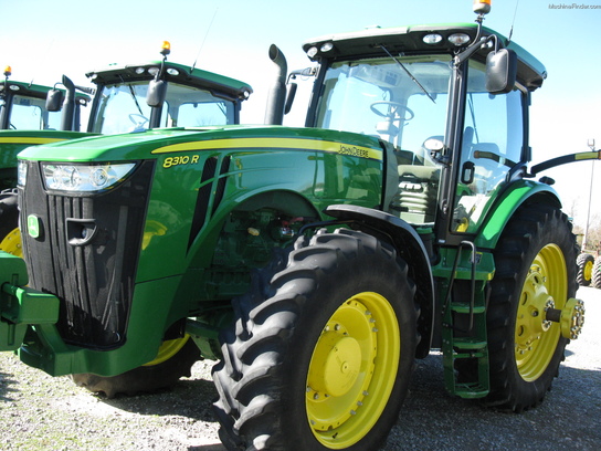  John Deere 8310R