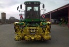 2005 John Deere 7300