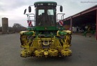 2005 John Deere 7300