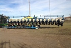 1995 Kinze 2600