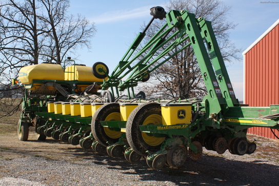 2010 John Deere 1770