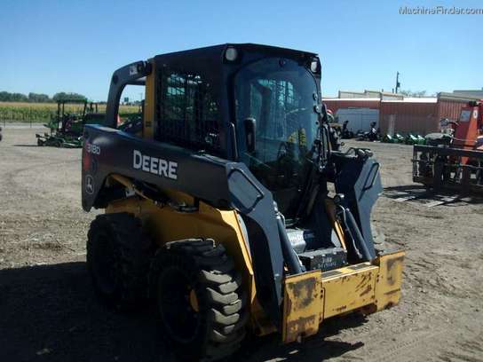 2011 John Deere 318D