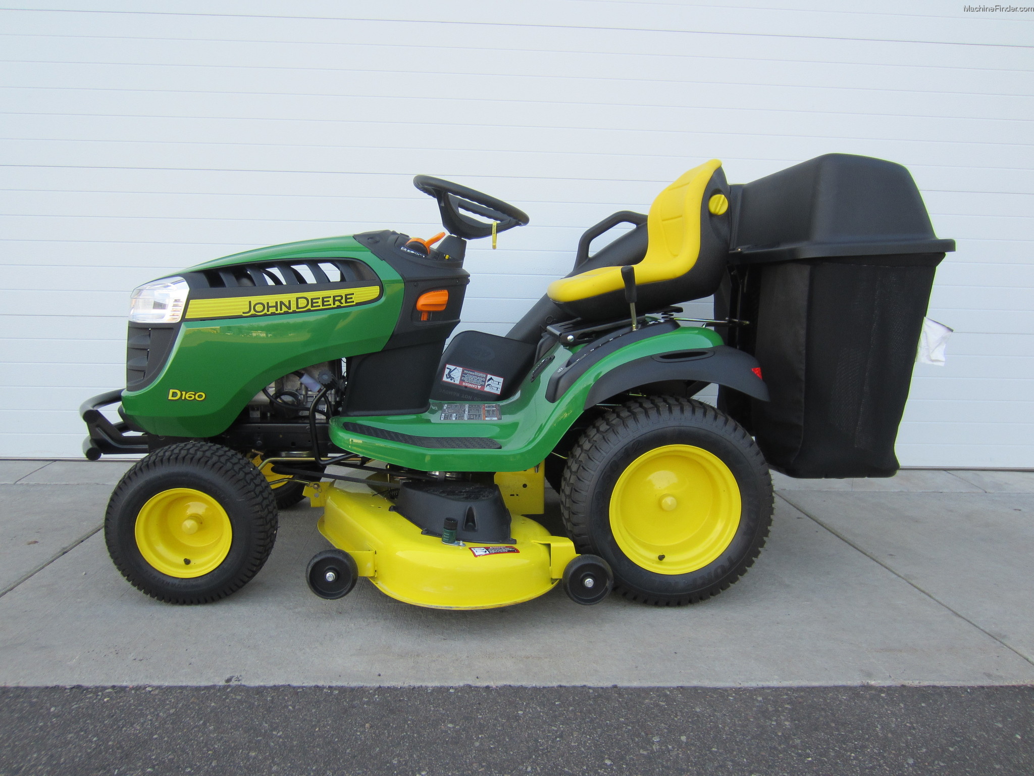 2012 John Deere D160 Lawn & Garden and Commercial Mowing John Deere